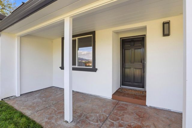 1361 Hillcrest Road, Hollister, CA 95023