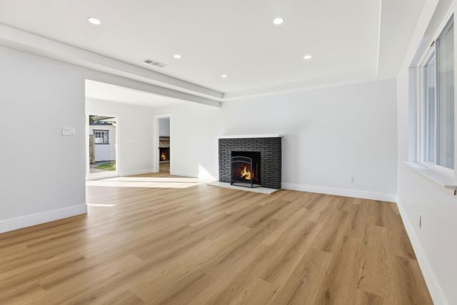 1361 Hillcrest Road, Hollister, CA 95023