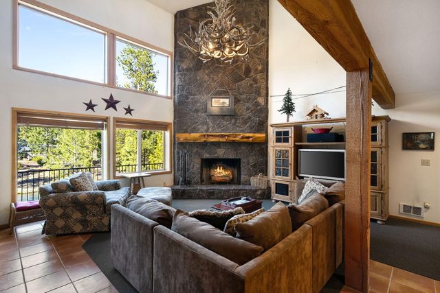 15124 E River Loop Drive E, Bend, OR 97707