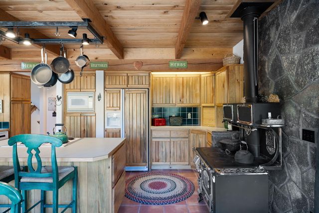 15124 E River Loop Drive E, Bend, OR 97707