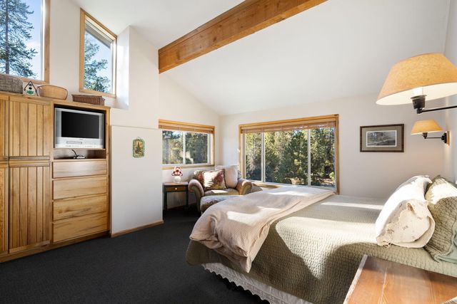 15124 E River Loop Drive E, Bend, OR 97707