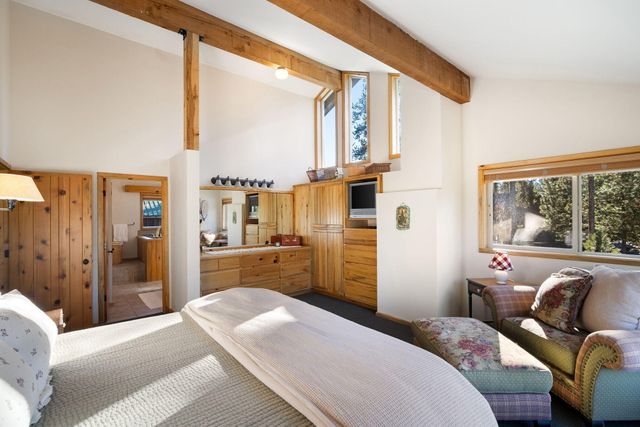 15124 E River Loop Drive E, Bend, OR 97707