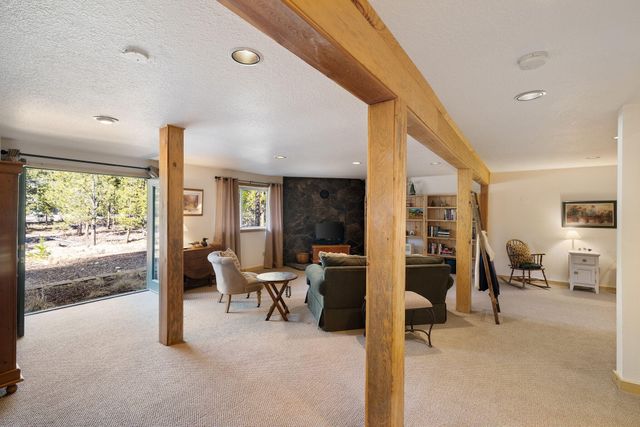 15124 E River Loop Drive E, Bend, OR 97707