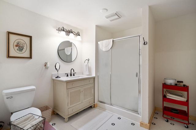 15124 E River Loop Drive E, Bend, OR 97707