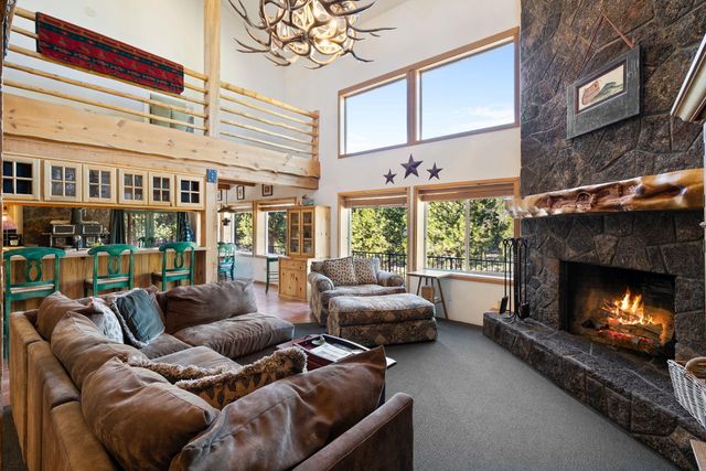 15124 E River Loop Drive E, Bend, OR 97707