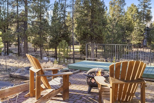 15124 E River Loop Drive E, Bend, OR 97707