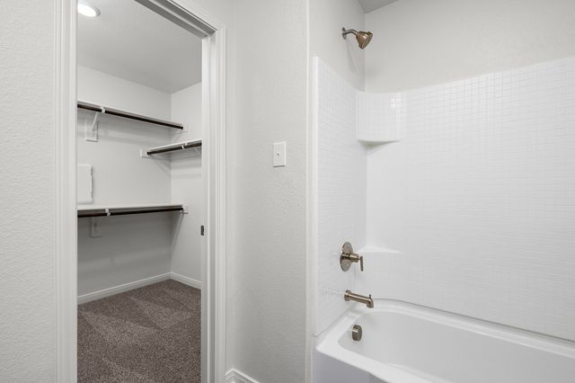 8316 White Wolf Trail, Ponder, TX 76259