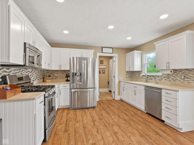 3176 S Parker Lane, New Palestine, IN 46163