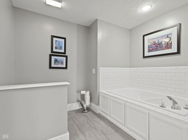 3176 S Parker Lane, New Palestine, IN 46163