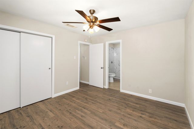 110 Meadowood Road, Enchanted Oaks, TX 75156