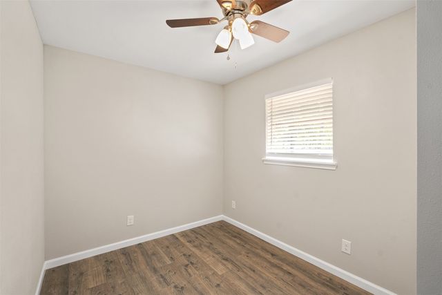 110 Meadowood Road, Enchanted Oaks, TX 75156
