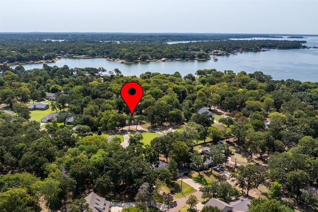 110 Meadowood Road, Enchanted Oaks, TX 75156