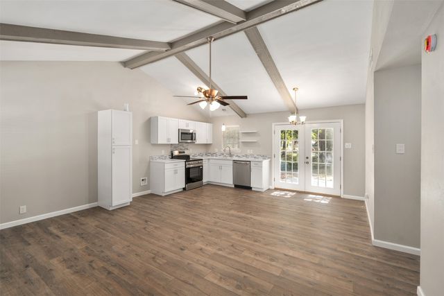 110 Meadowood Road, Enchanted Oaks, TX 75156