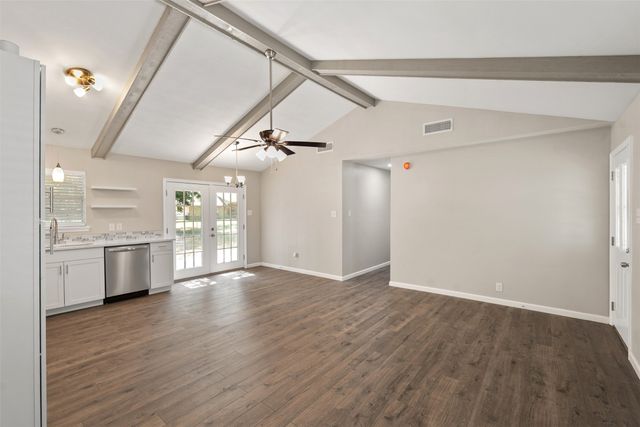 110 Meadowood Road, Enchanted Oaks, TX 75156