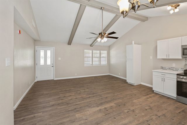 110 Meadowood Road, Enchanted Oaks, TX 75156