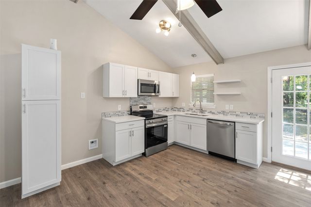 110 Meadowood Road, Enchanted Oaks, TX 75156