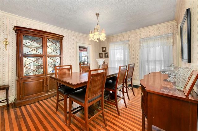 904 3rd Avenue, Leavenworth, KS 66048