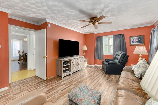 904 3rd Avenue, Leavenworth, KS 66048