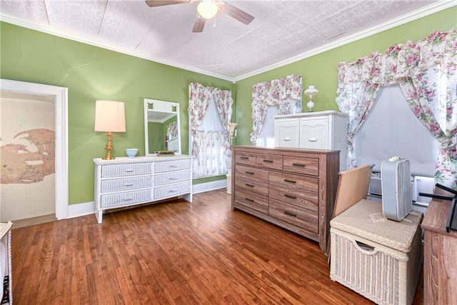 904 3rd Avenue, Leavenworth, KS 66048