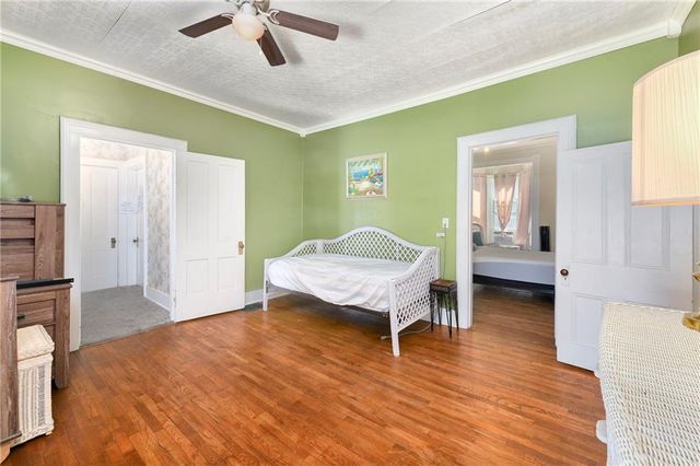 904 3rd Avenue, Leavenworth, KS 66048