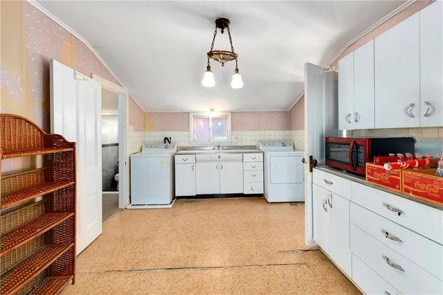 904 3rd Avenue, Leavenworth, KS 66048