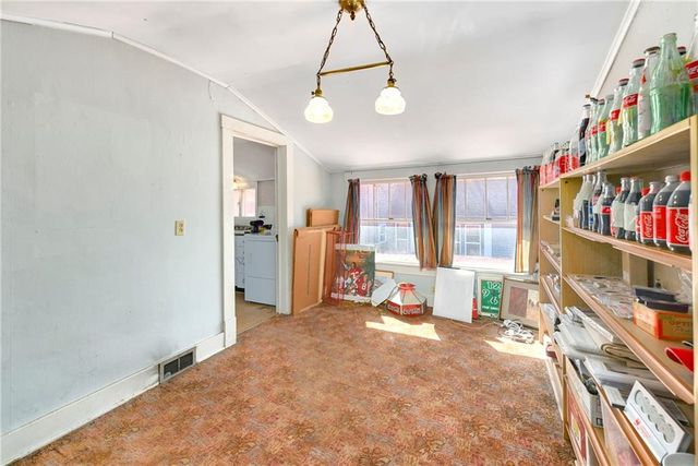 904 3rd Avenue, Leavenworth, KS 66048