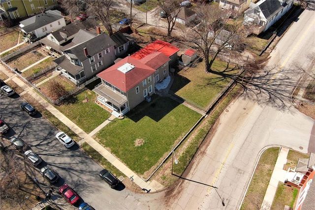 904 3rd Avenue, Leavenworth, KS 66048