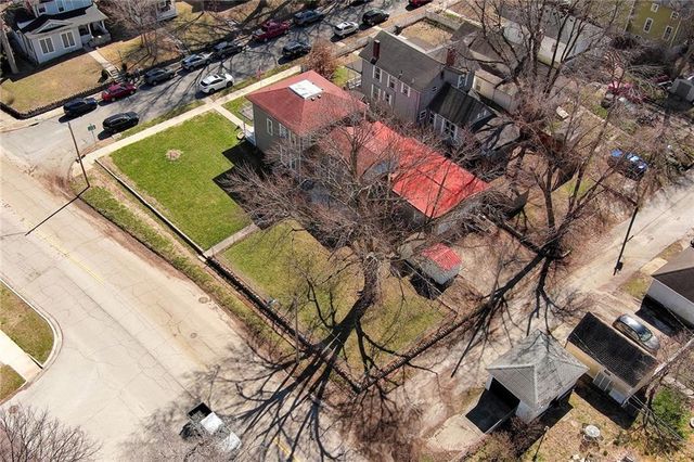 904 3rd Avenue, Leavenworth, KS 66048