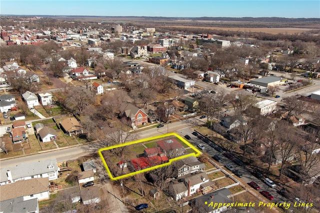 904 3rd Avenue, Leavenworth, KS 66048