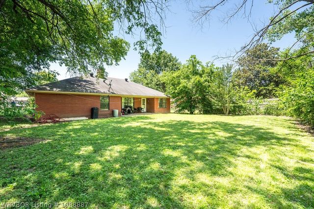 2008 Woodwind Way, Van Buren, AR 72956