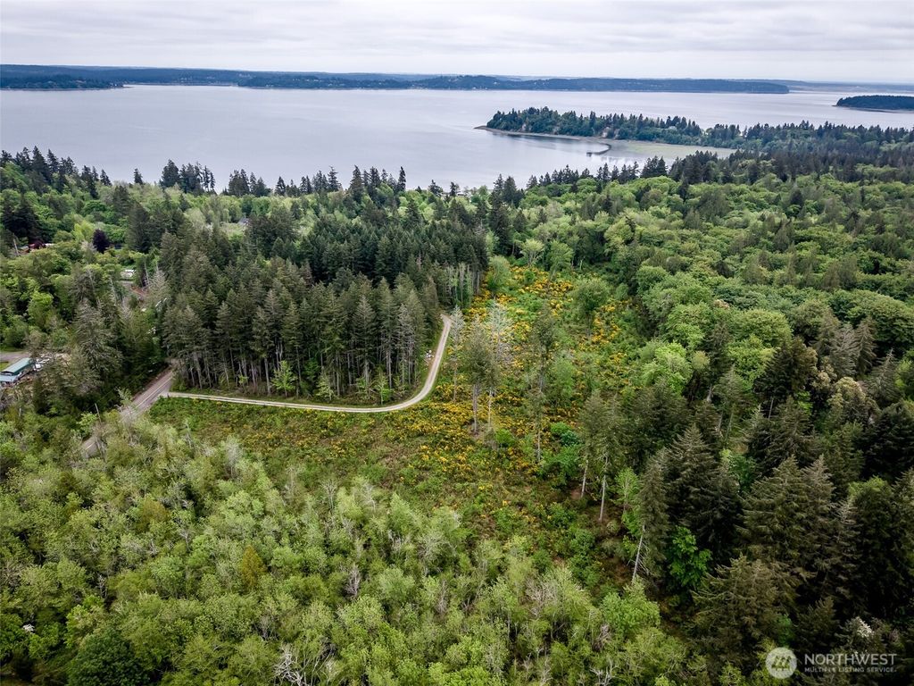 24 156th Avenue SW, Lakebay, WA 98349