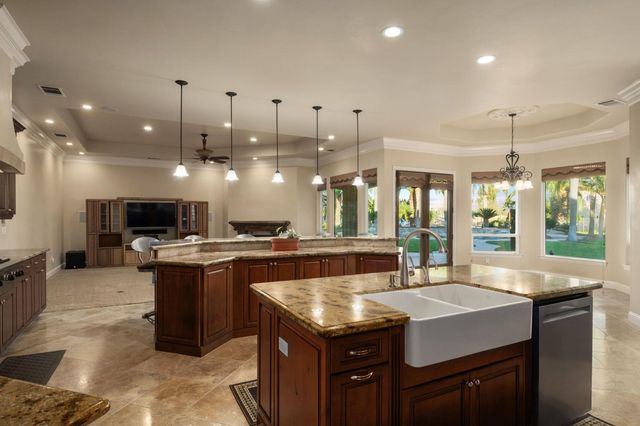 11116 E Dayton Avenue, Sanger, CA 93657