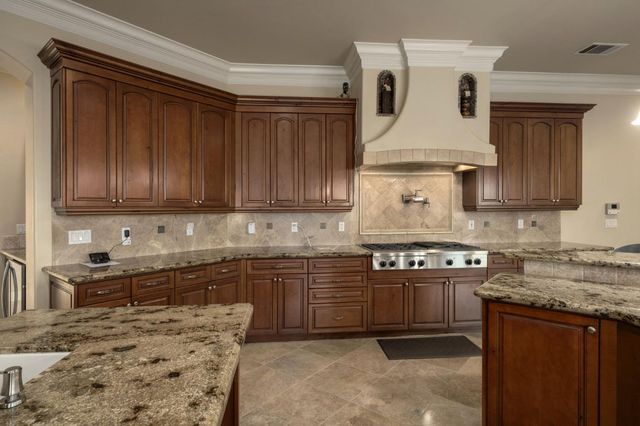 11116 E Dayton Avenue, Sanger, CA 93657