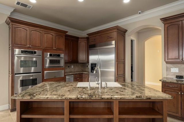 11116 E Dayton Avenue, Sanger, CA 93657