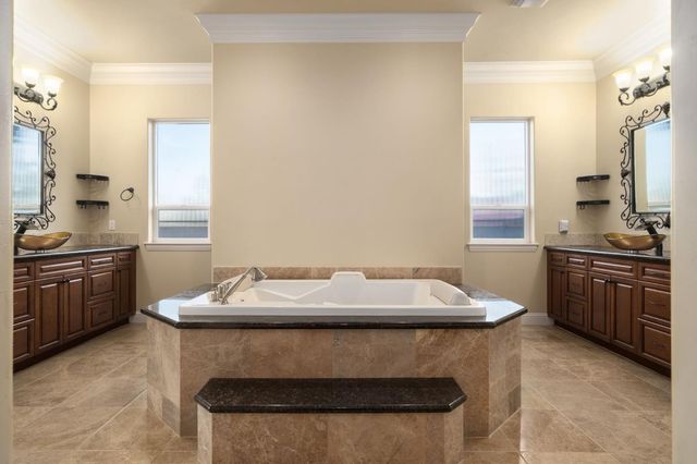 11116 E Dayton Avenue, Sanger, CA 93657