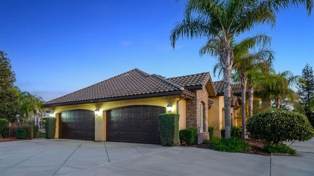 11116 E Dayton Avenue, Sanger, CA 93657