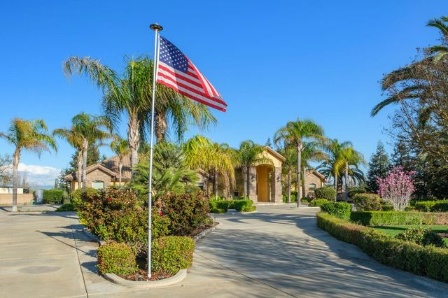 11116 E Dayton Avenue, Sanger, CA 93657