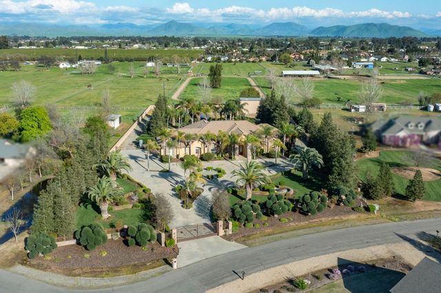 11116 E Dayton Avenue, Sanger, CA 93657