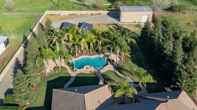 11116 E Dayton Avenue, Sanger, CA 93657