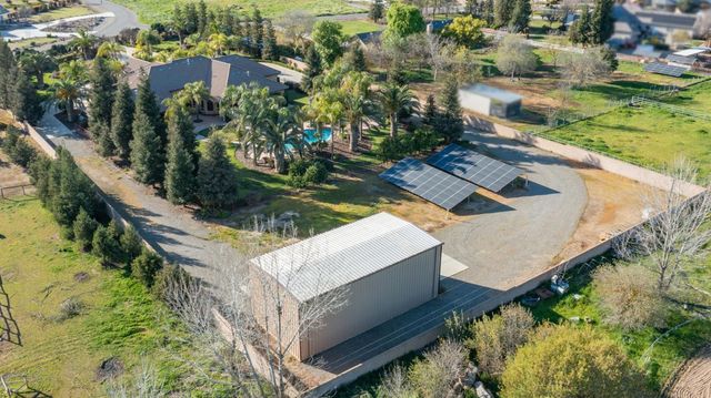 11116 E Dayton Avenue, Sanger, CA 93657