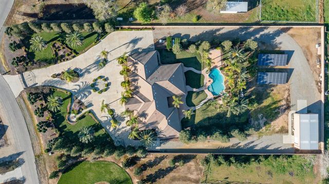 11116 E Dayton Avenue, Sanger, CA 93657