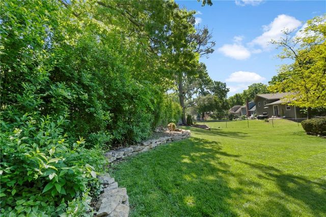 9959 Ballentine Street, Overland Park, KS 66214