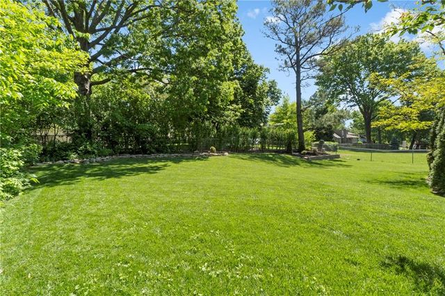 9959 Ballentine Street, Overland Park, KS 66214