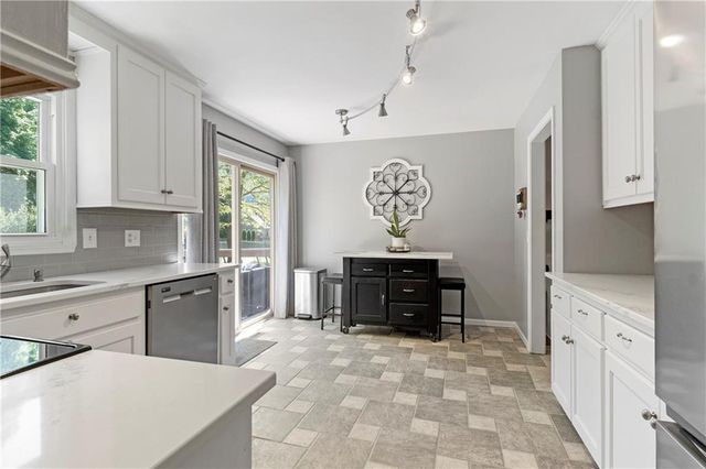 9959 Ballentine Street, Overland Park, KS 66214
