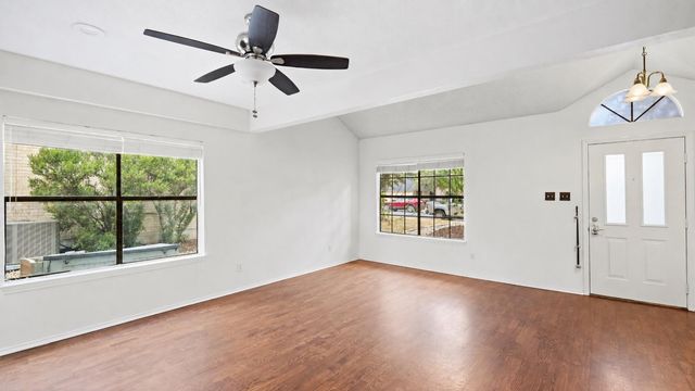 7201 Boniface LN, Austin, TX 78729