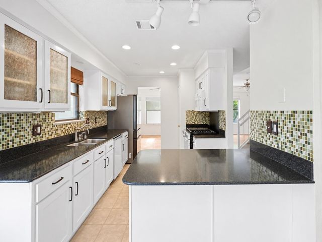 7201 Boniface LN, Austin, TX 78729