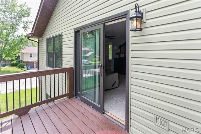608 Goldfinch Lane, Troy, IL 62294