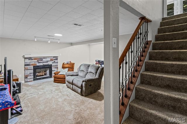 608 Goldfinch Lane, Troy, IL 62294