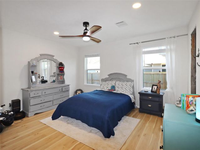 4219 Frost Street, Santa Fe, TX 77517