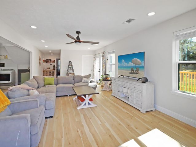 4219 Frost Street, Santa Fe, TX 77517